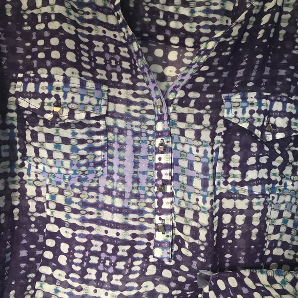 Beautiful Ariat 3/4 Sleeve blouse - Picture 2 of 7